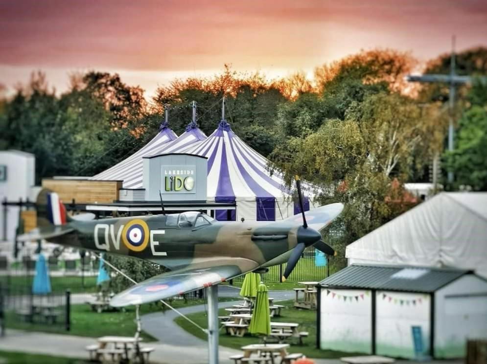 Muscovy Lodge With Hot Tub At Tattershall Lakes Country Park Exterior foto