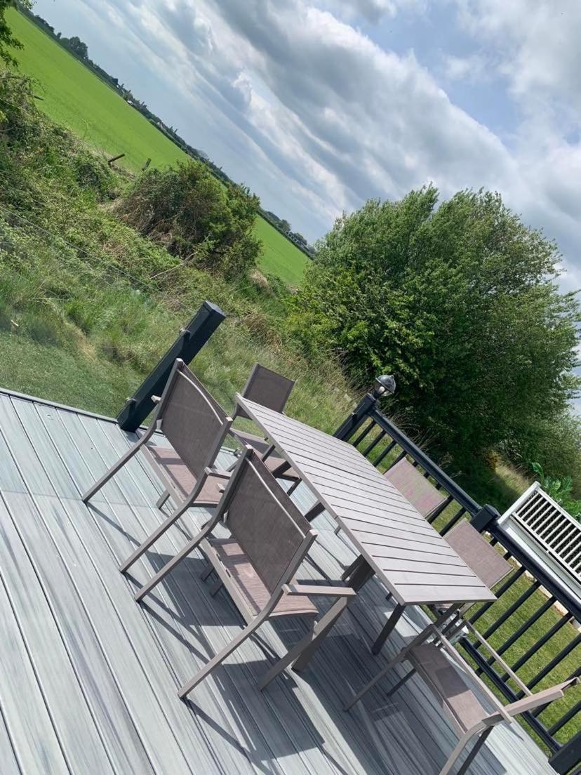 Muscovy Lodge With Hot Tub At Tattershall Lakes Country Park Exterior foto